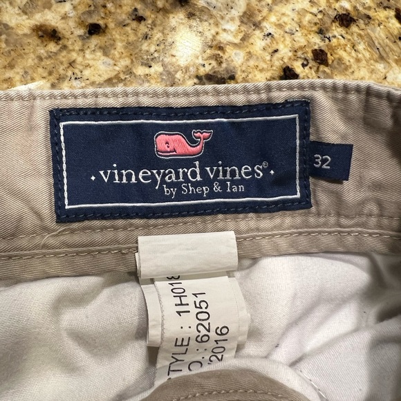 Vineyard Vines Club Short - Picture 3 of 5